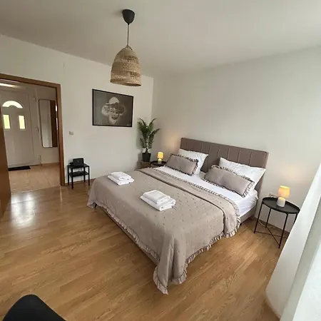 Dalmatino شقة دوبروفينك